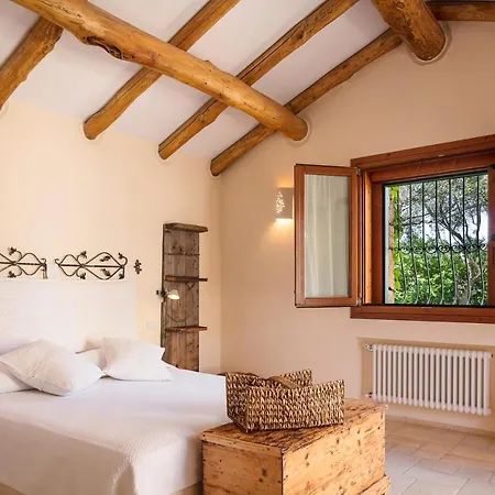 Oda ve Kahvaltı Albero Capovolto Golfo Aranci