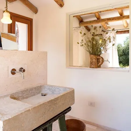 Oda ve Kahvaltı Albero Capovolto Golfo Aranci