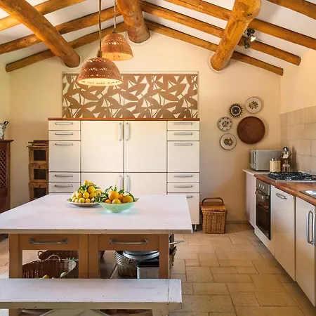 Albero Capovolto Oda ve Kahvaltı Golfo Aranci