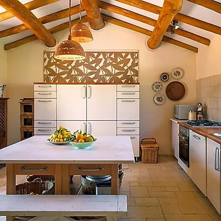 Albero Capovolto Bed & Breakfast 4*