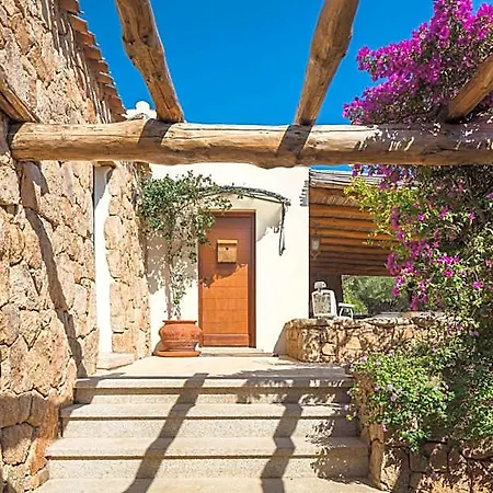 Albero Capovolto Bed and breakfast 4*