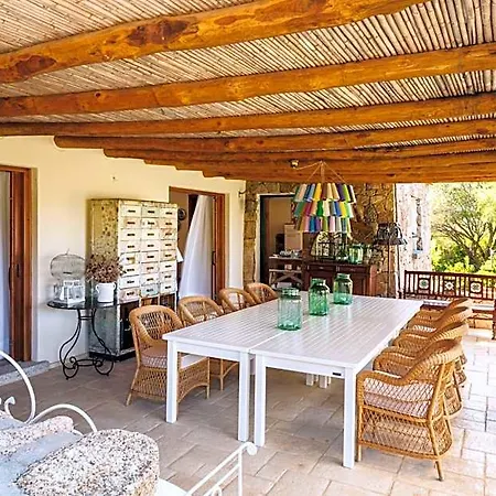 Bed & Breakfast Albero Capovolto Golfo Aranci